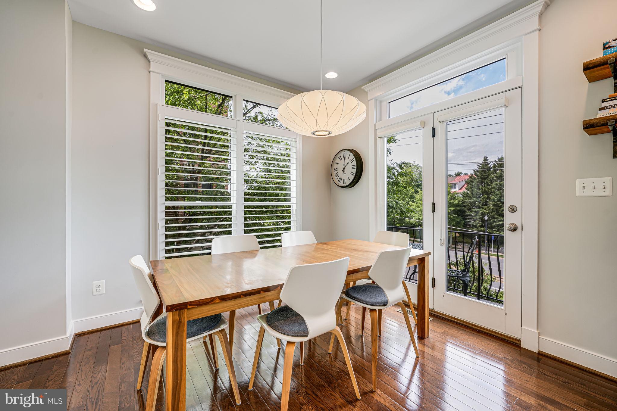 LYON VILLAGE - Residential