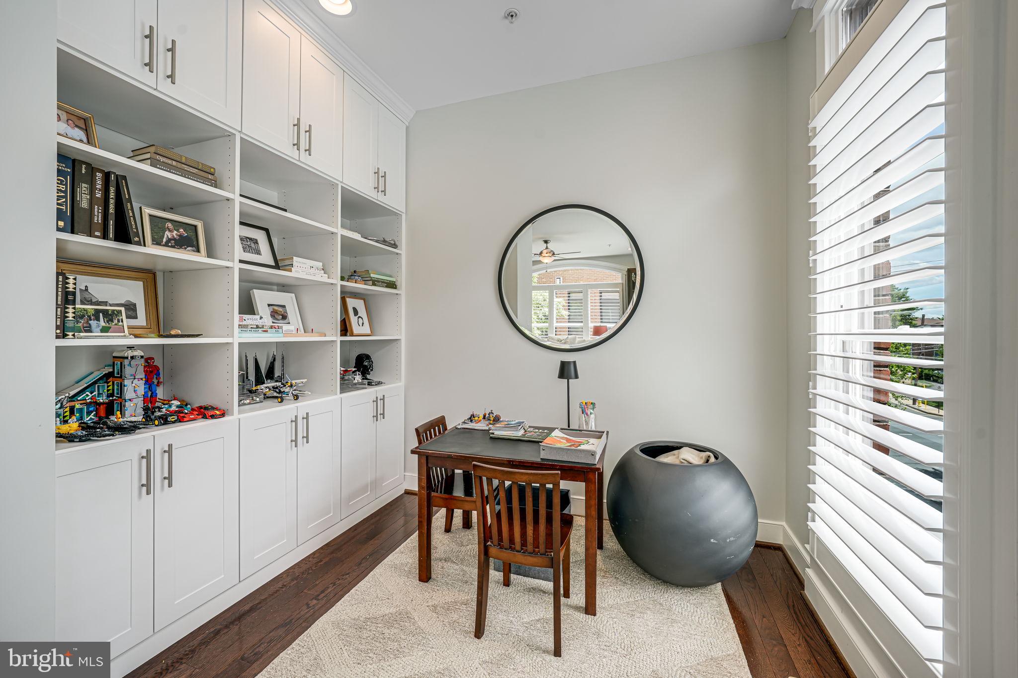 LYON VILLAGE - Residential