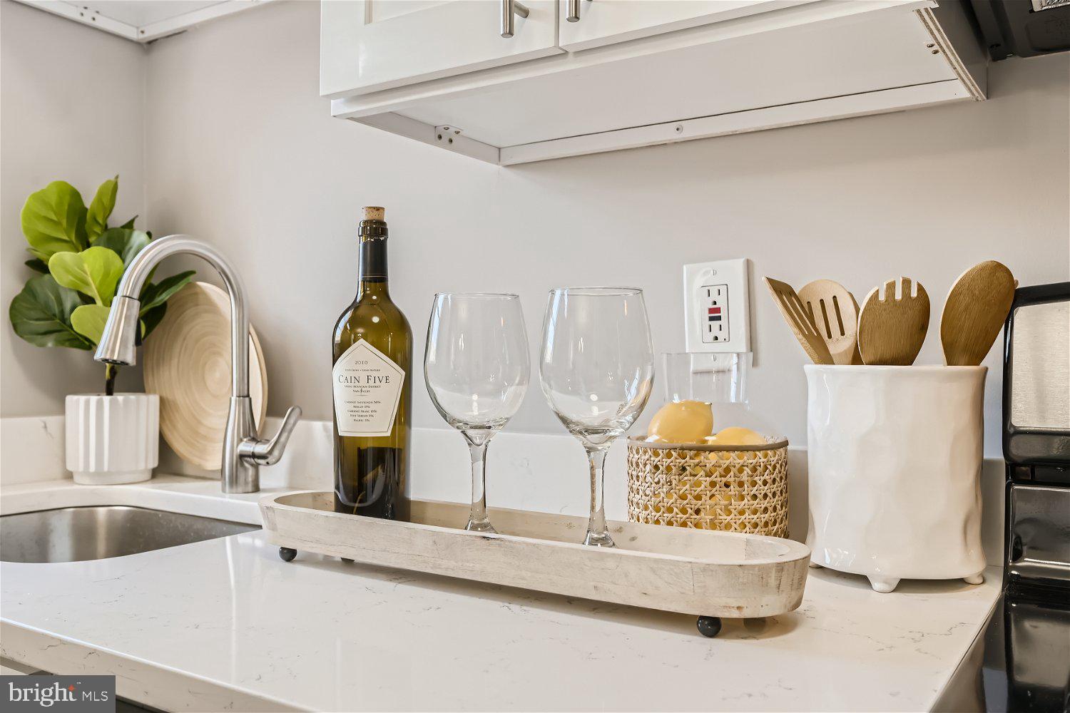 ELMWOOD - Residential