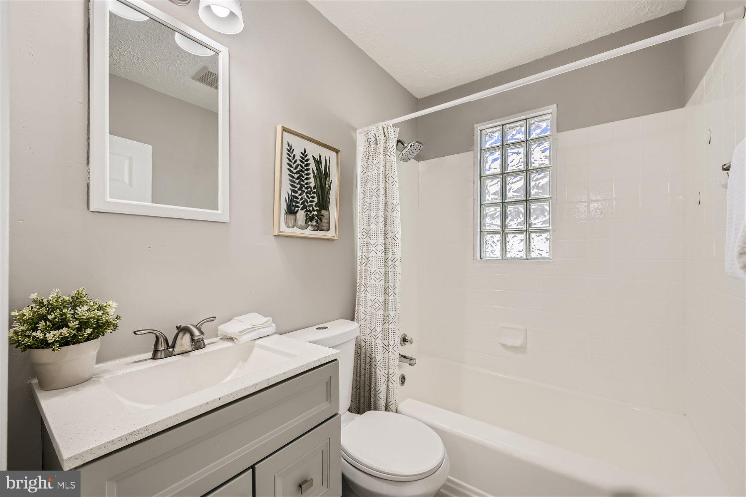 ELMWOOD - Residential