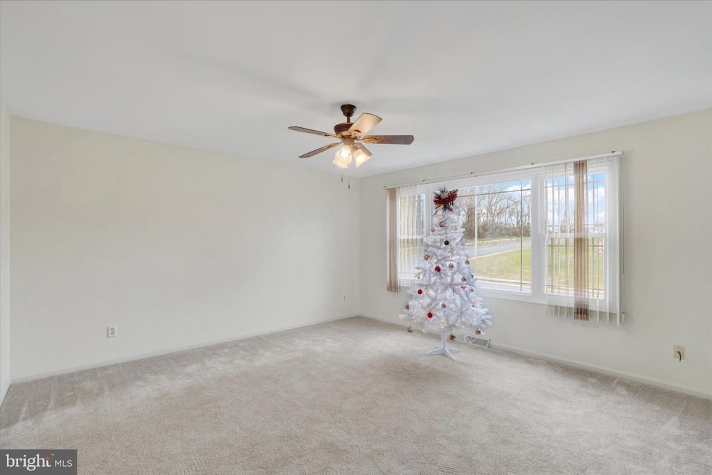 Photo of 11 Dogwood Lane, MANCHESTER, PA 17345 (MLS # PAYK2095000)