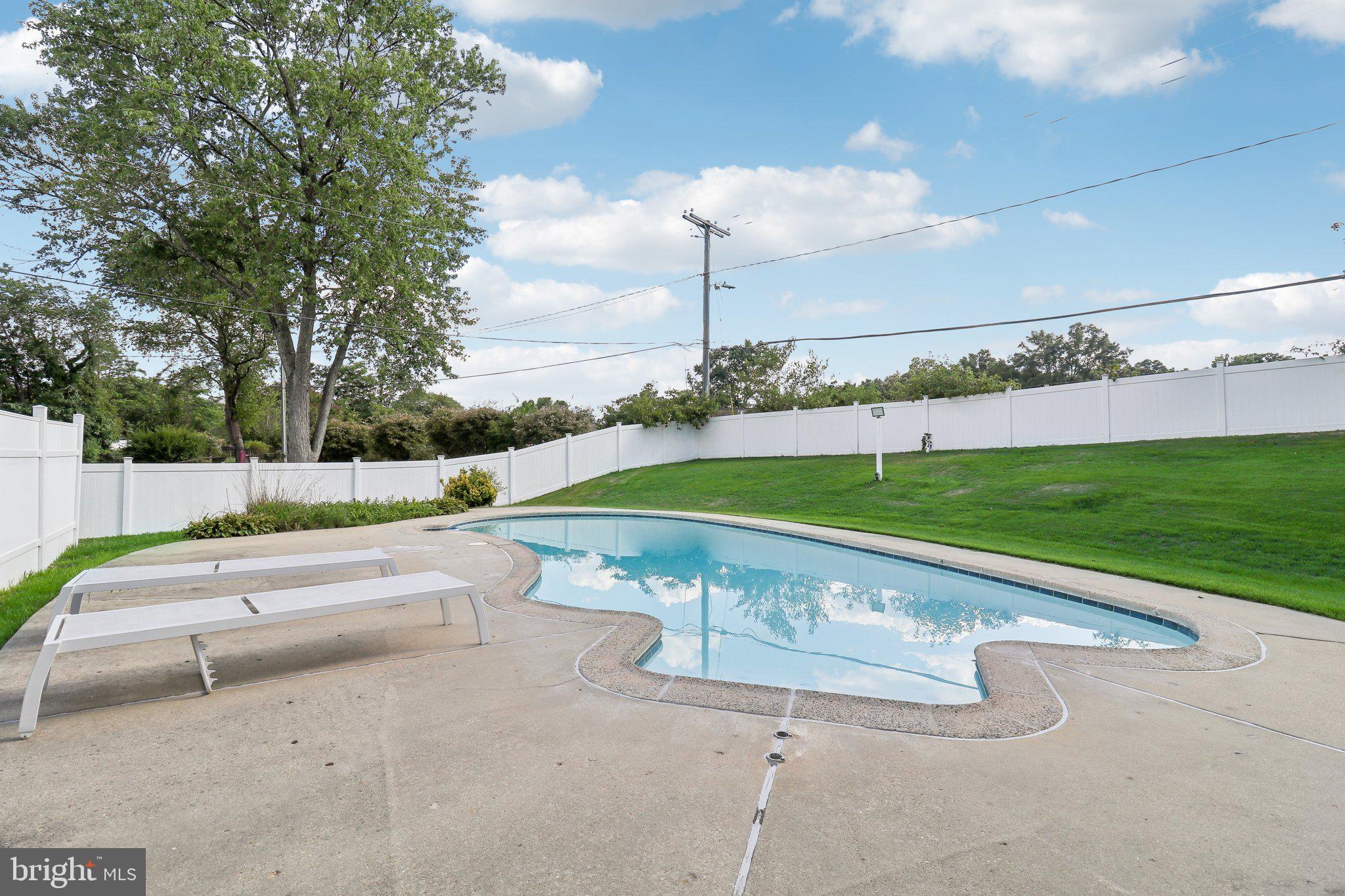 SOMERSET AT BELAIR - Residential