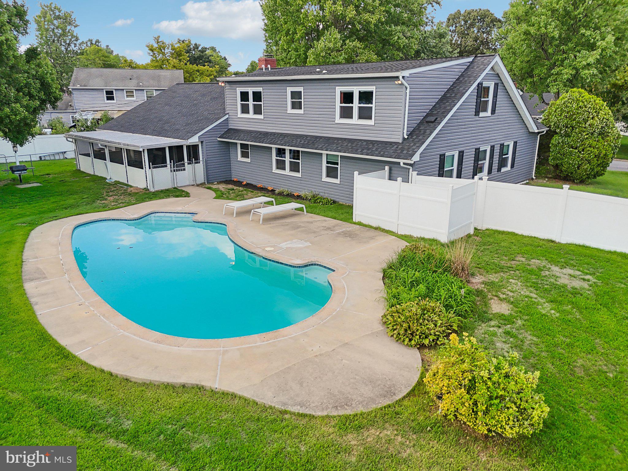 SOMERSET AT BELAIR - Residential