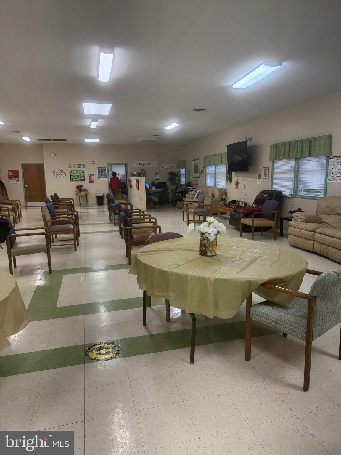 CAPITOL HEIGHTS - Commercial Sale