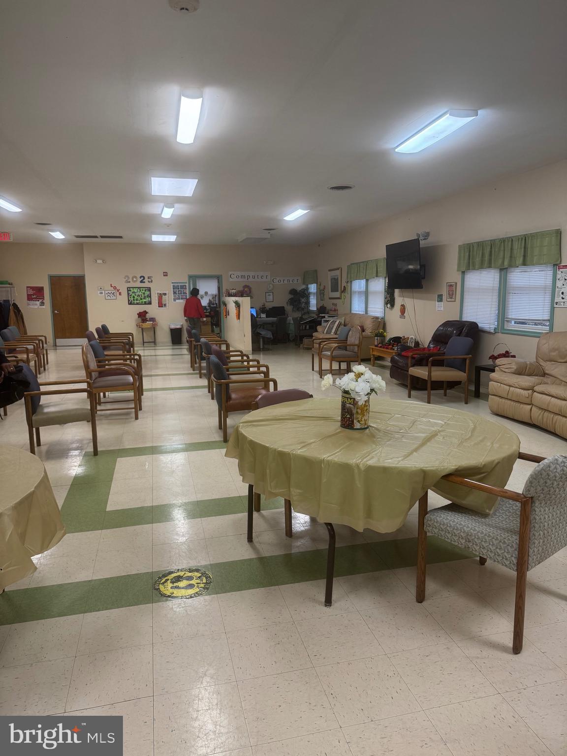 CAPITOL HEIGHTS - Commercial Sale