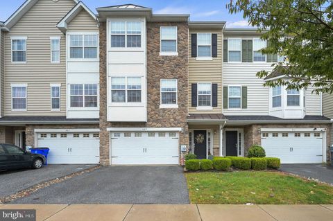 Photo of 409 Jacobsen Drive #74, NEWARK, DE 19702 (MLS # DENC2091308)