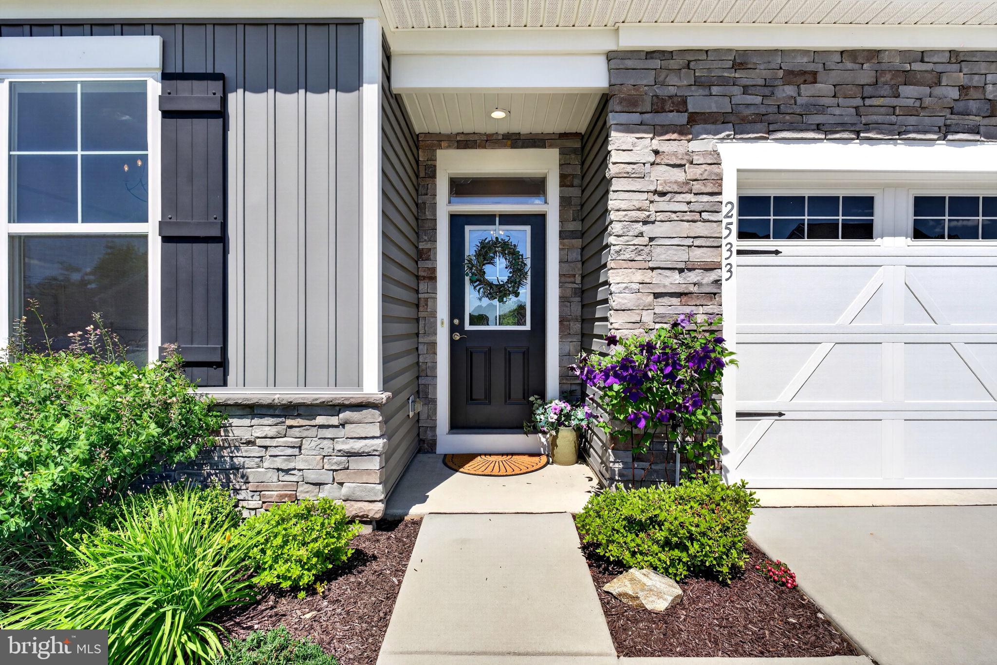 2533 MONARCH WAY