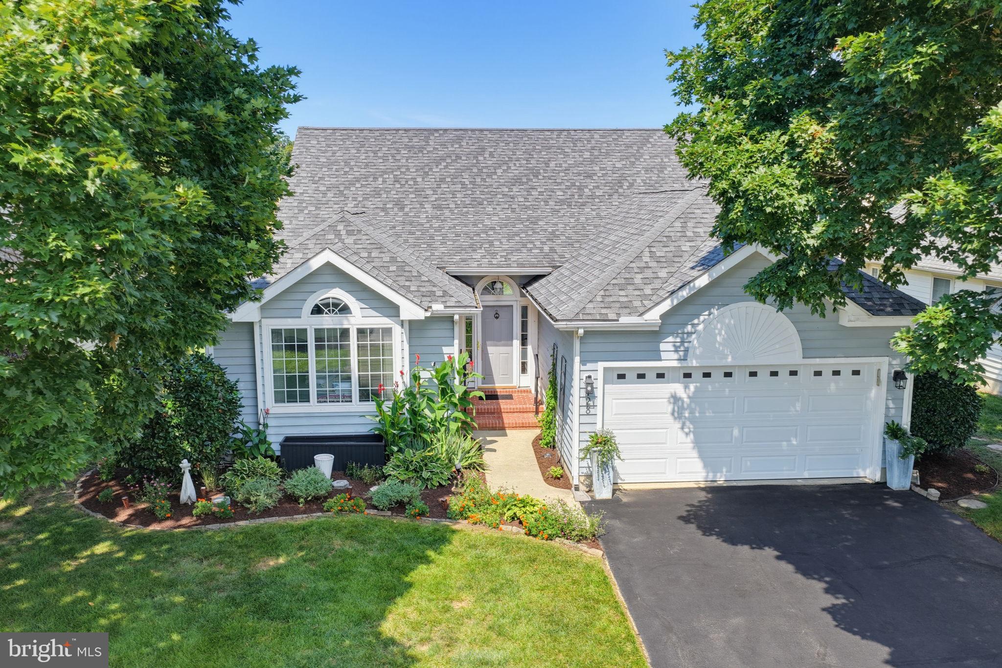 128 LAKESIDE DRIVE