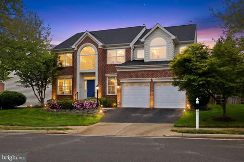 Photo of 708 Vermillion Drive NE, LEESBURG, VA 20176 (MLS # VALO2114832)