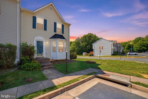 Townhouse For Sale - 1111 Kings Crest Drive<br/> STAFFORD, VA 22554