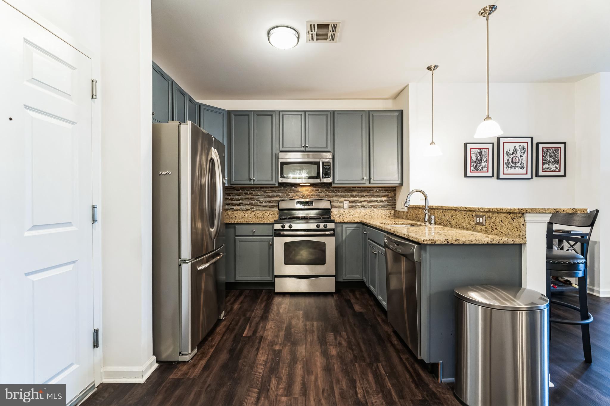 THE GRANDE AT RIVERVIEW - Residential Lease