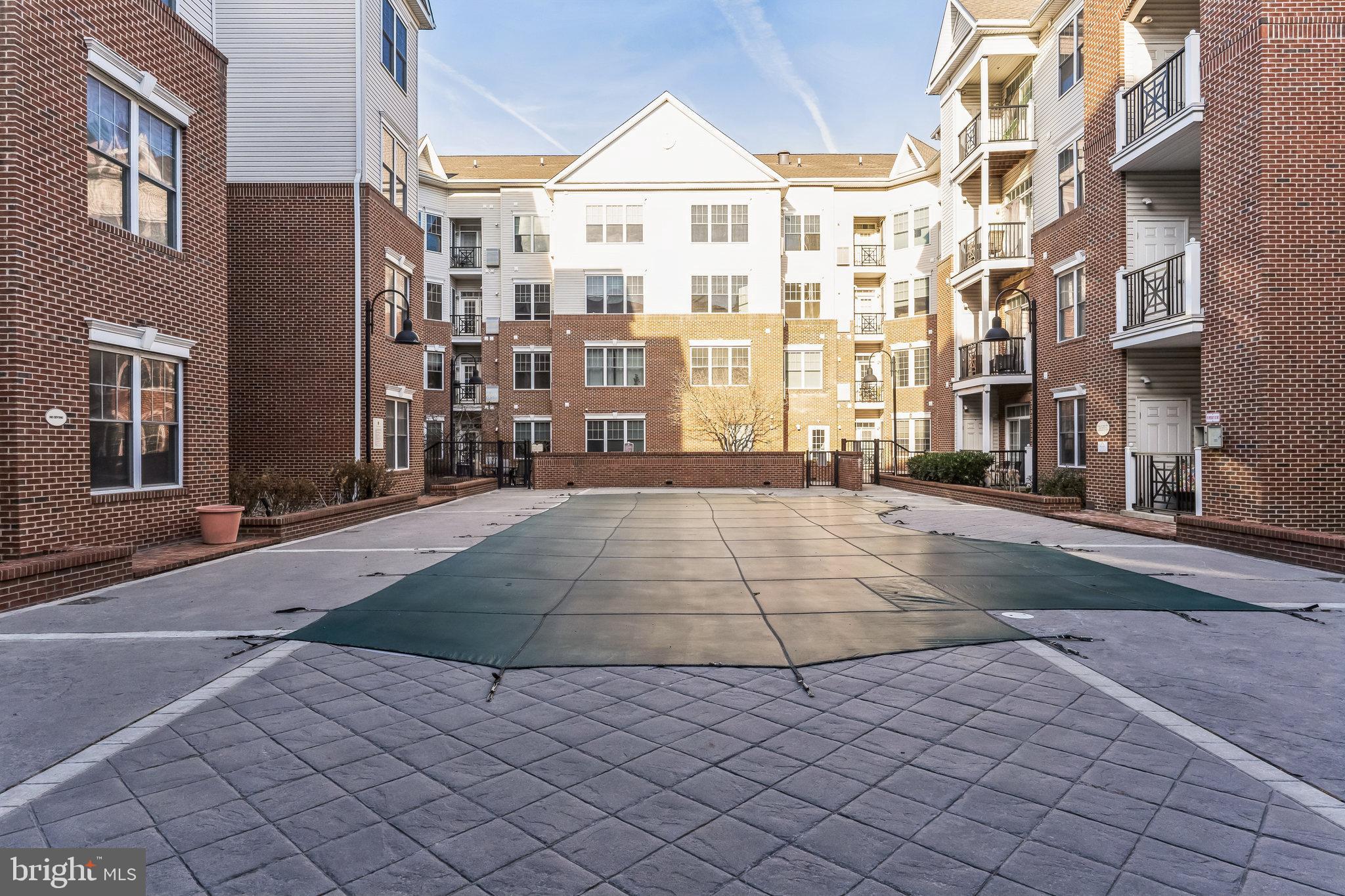 THE GRANDE AT RIVERVIEW - Residential Lease