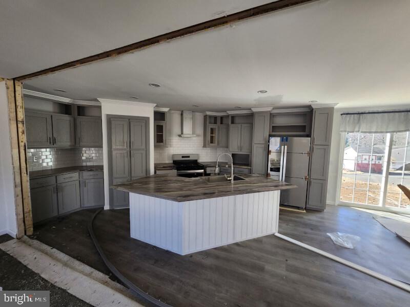 6 SKYVIEW LANE