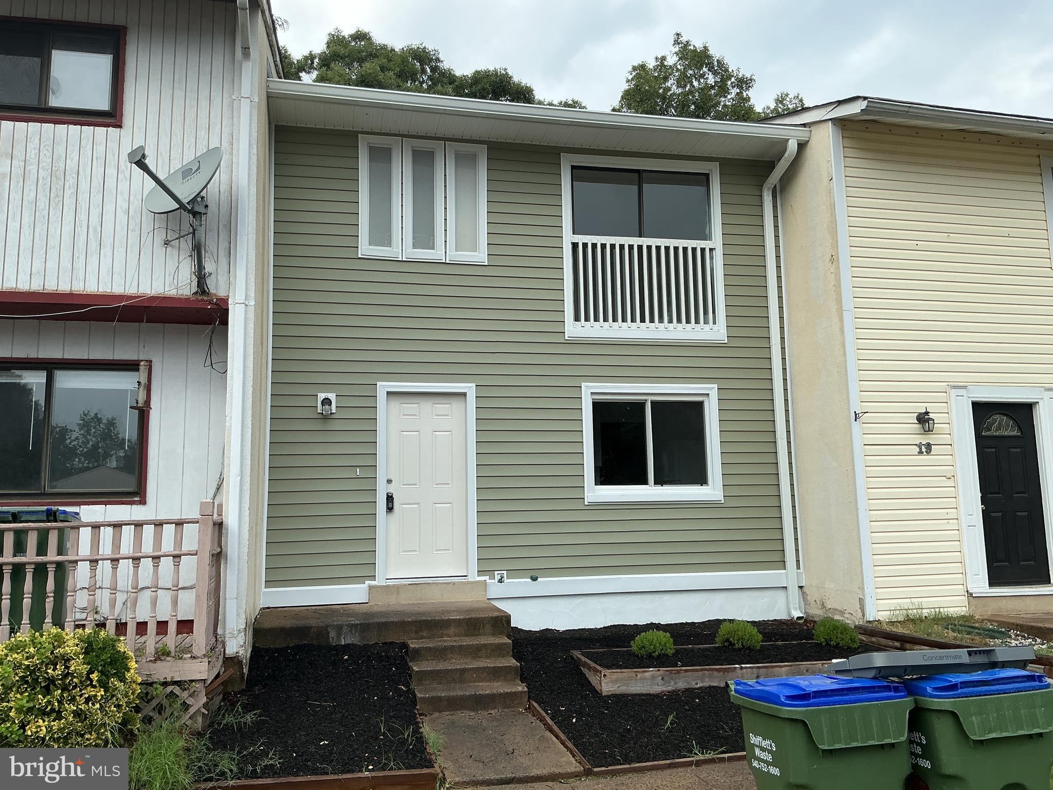 18 WAYSIDE COURT