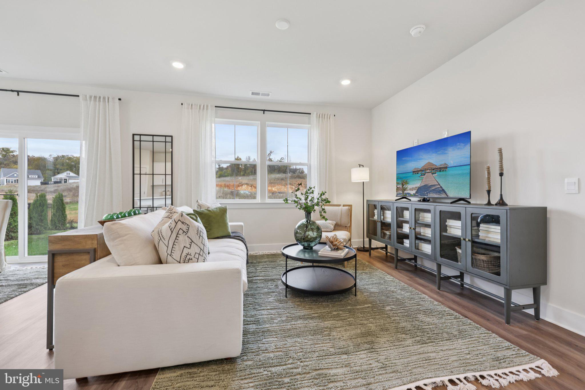 WILLOW RUN - Residential