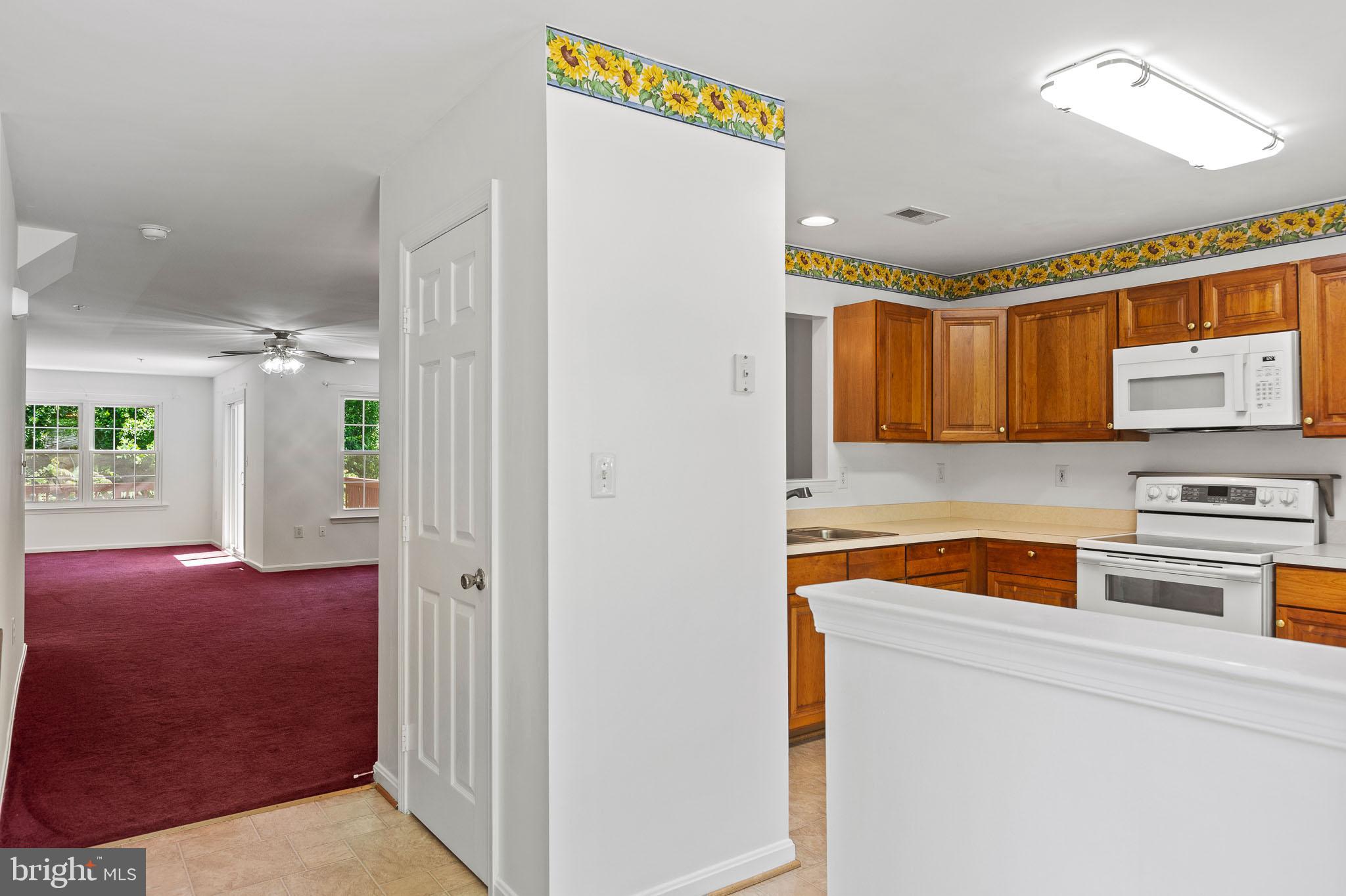 423 CAMBRIDGE PLACE