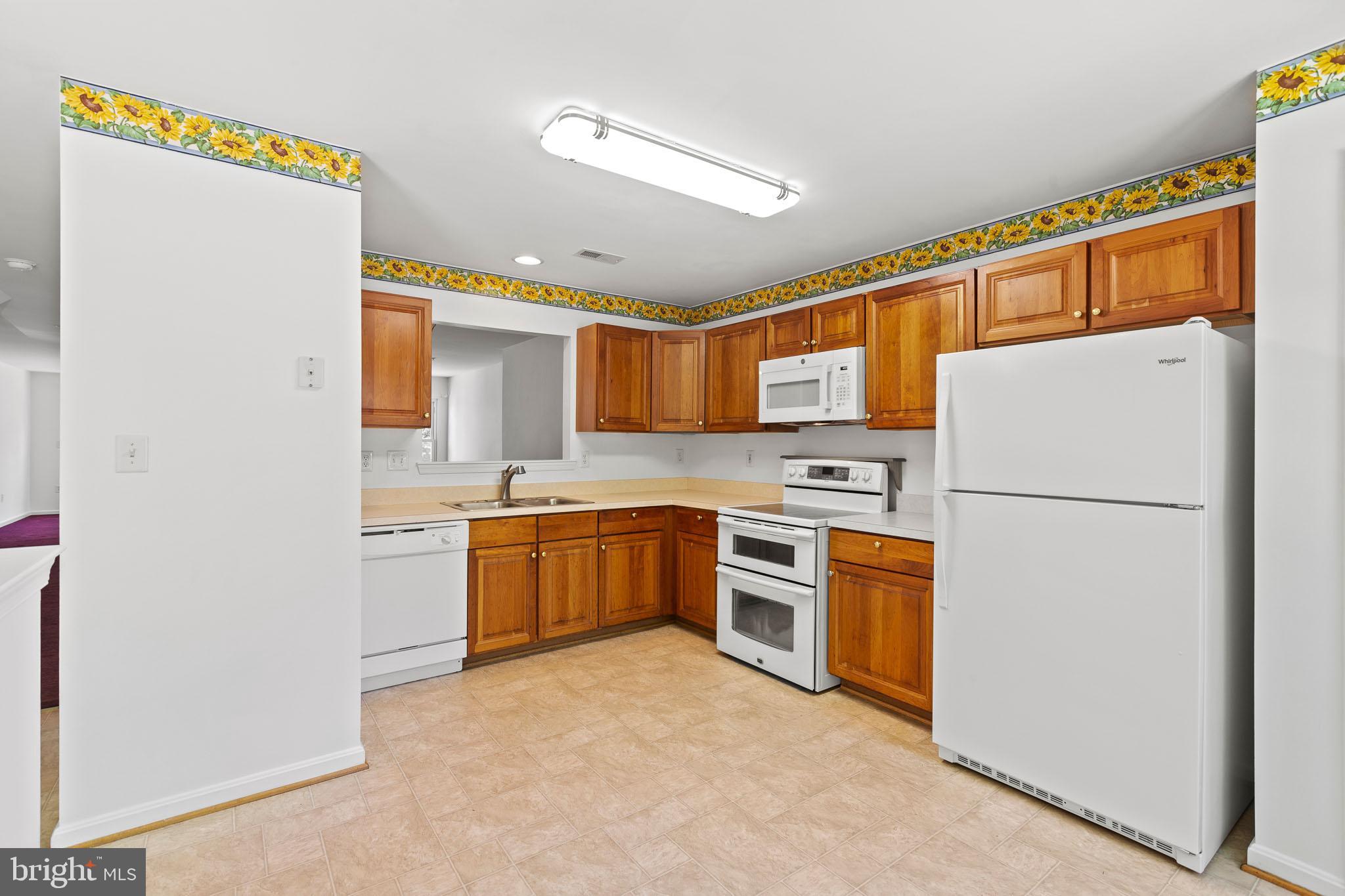 423 CAMBRIDGE PLACE