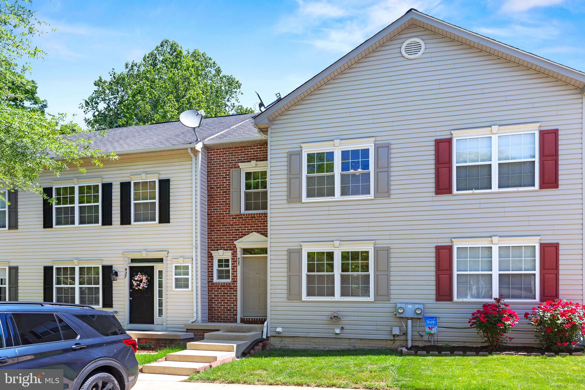 423 CAMBRIDGE PLACE