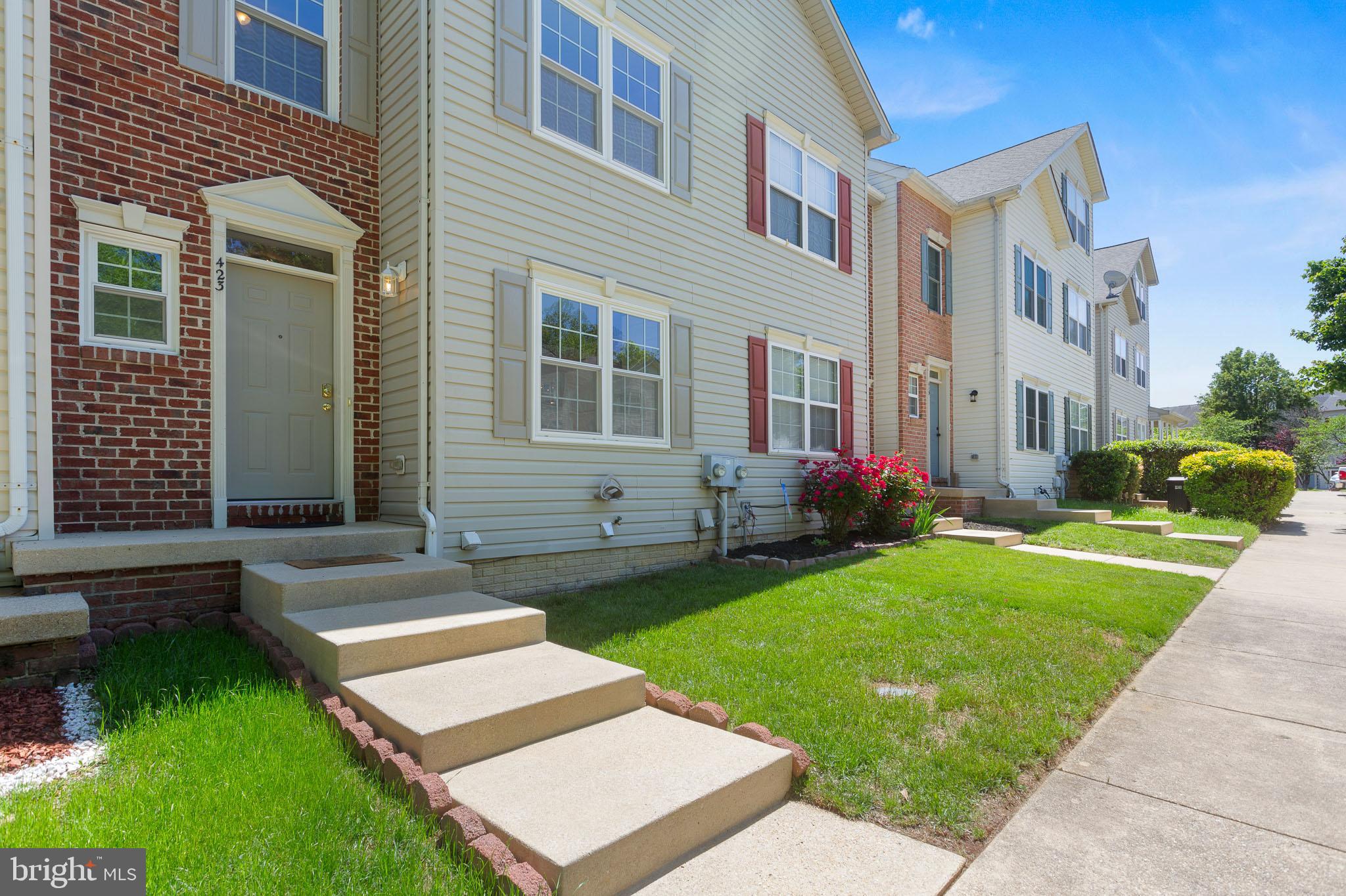 423 CAMBRIDGE PLACE