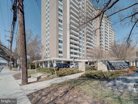 Photo of 5101 River Road #411, BETHESDA, MD 20816 (MLS # MDMC2218920)