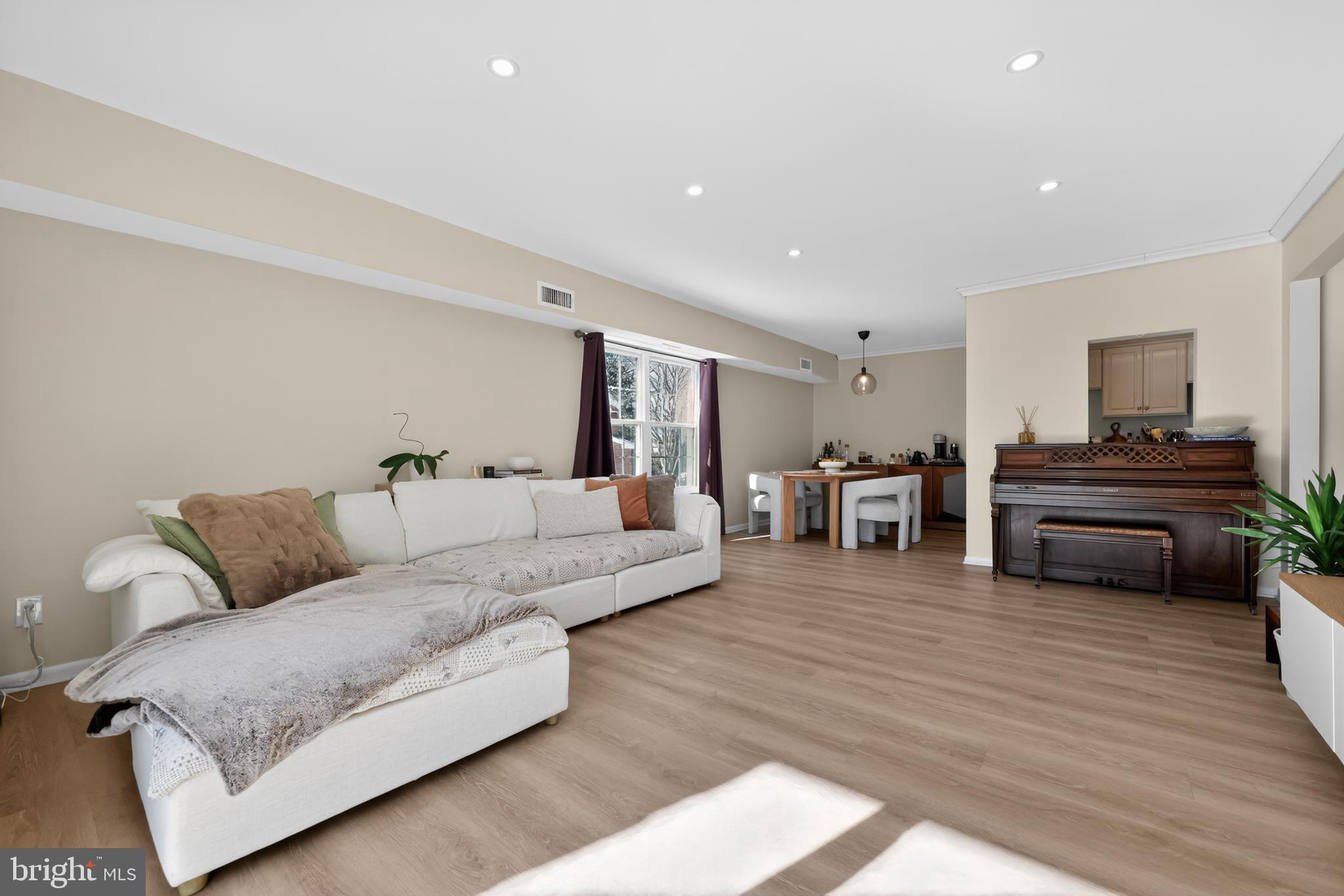 GLENHARDIE CONDOS - Residential