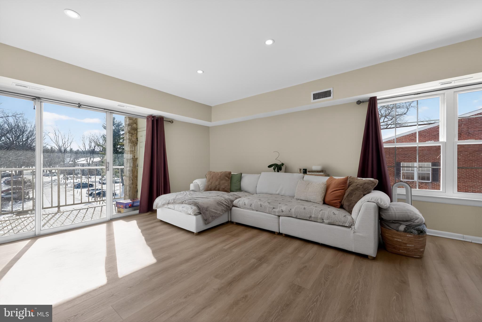 GLENHARDIE CONDOS - Residential