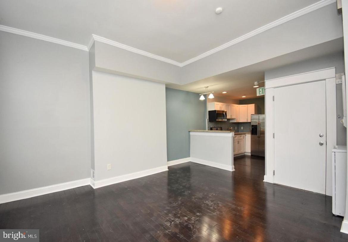 139 E NORTH AVENUE 3