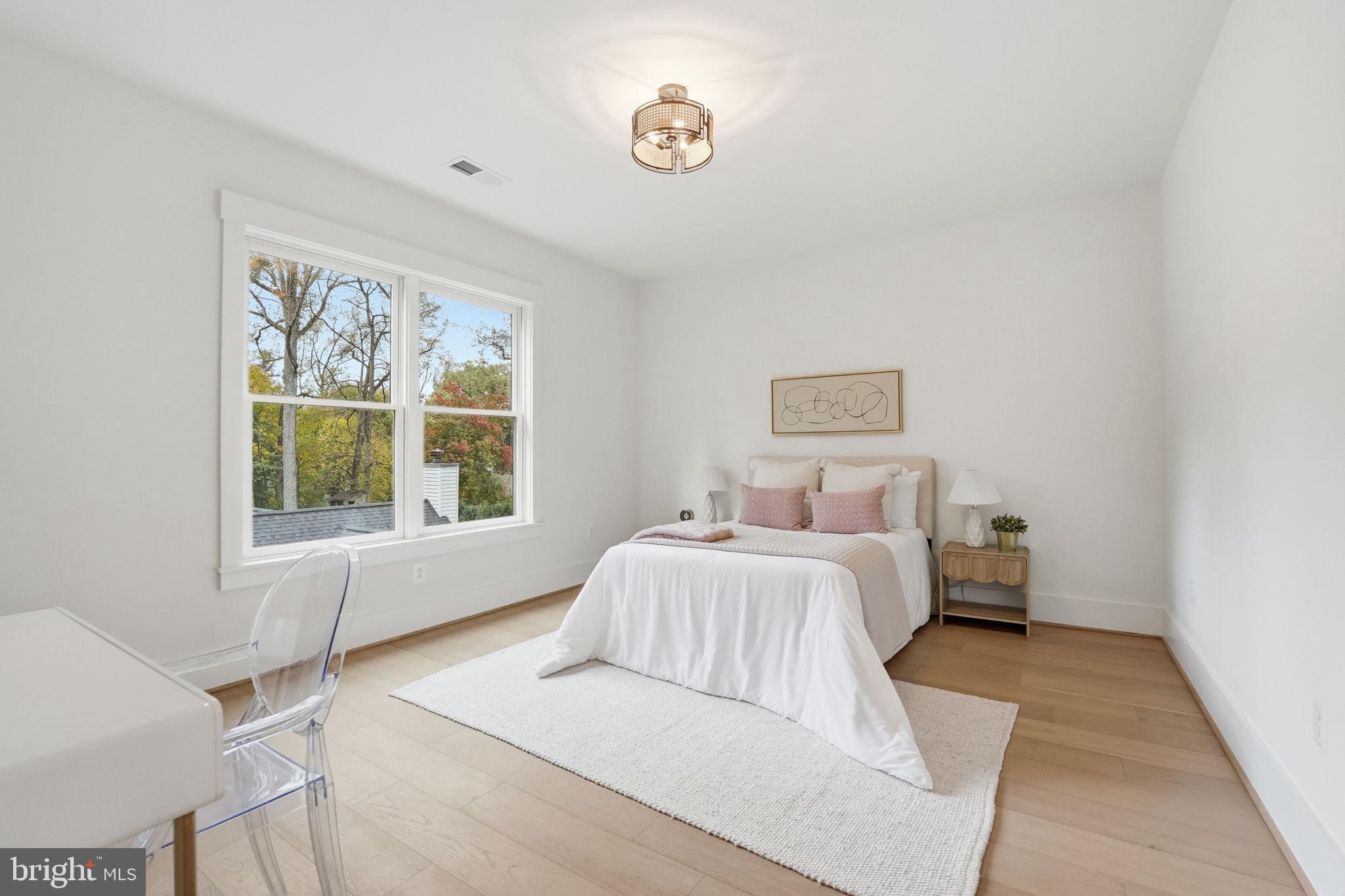 FALLS CHURCH - Residential