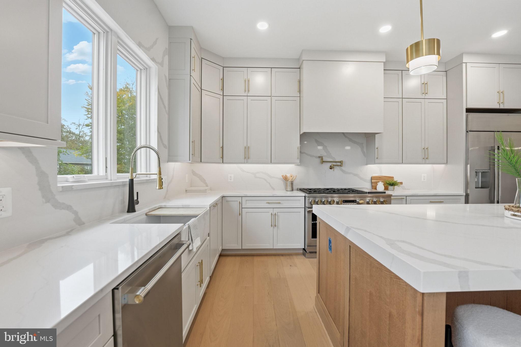 FALLS CHURCH - Residential