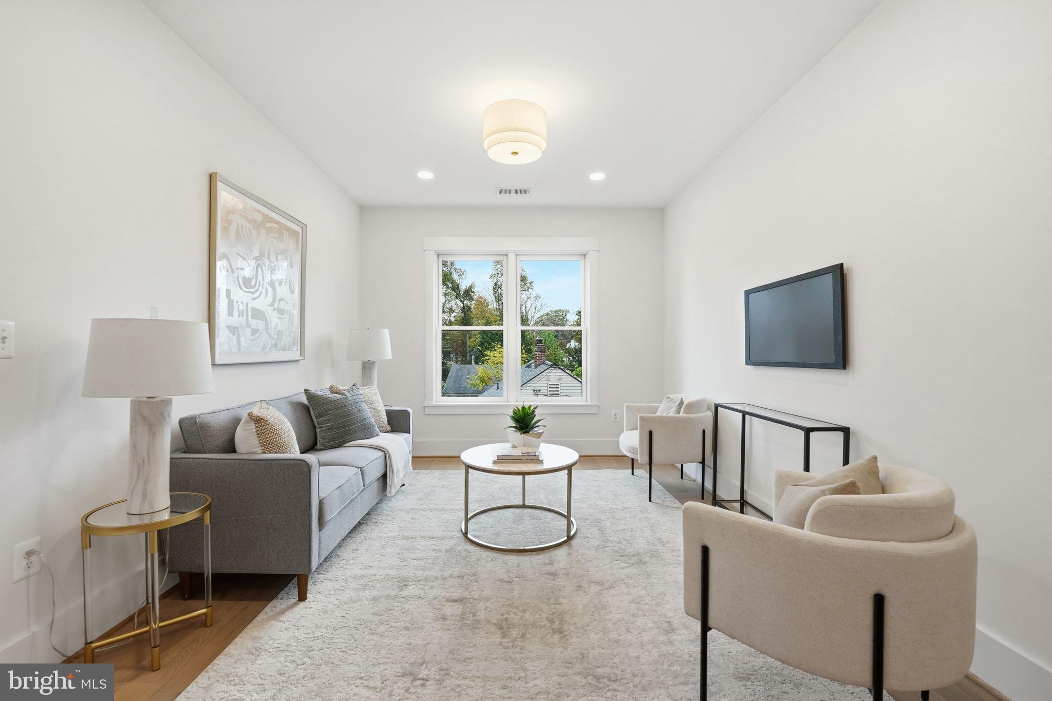 FALLS CHURCH - Residential