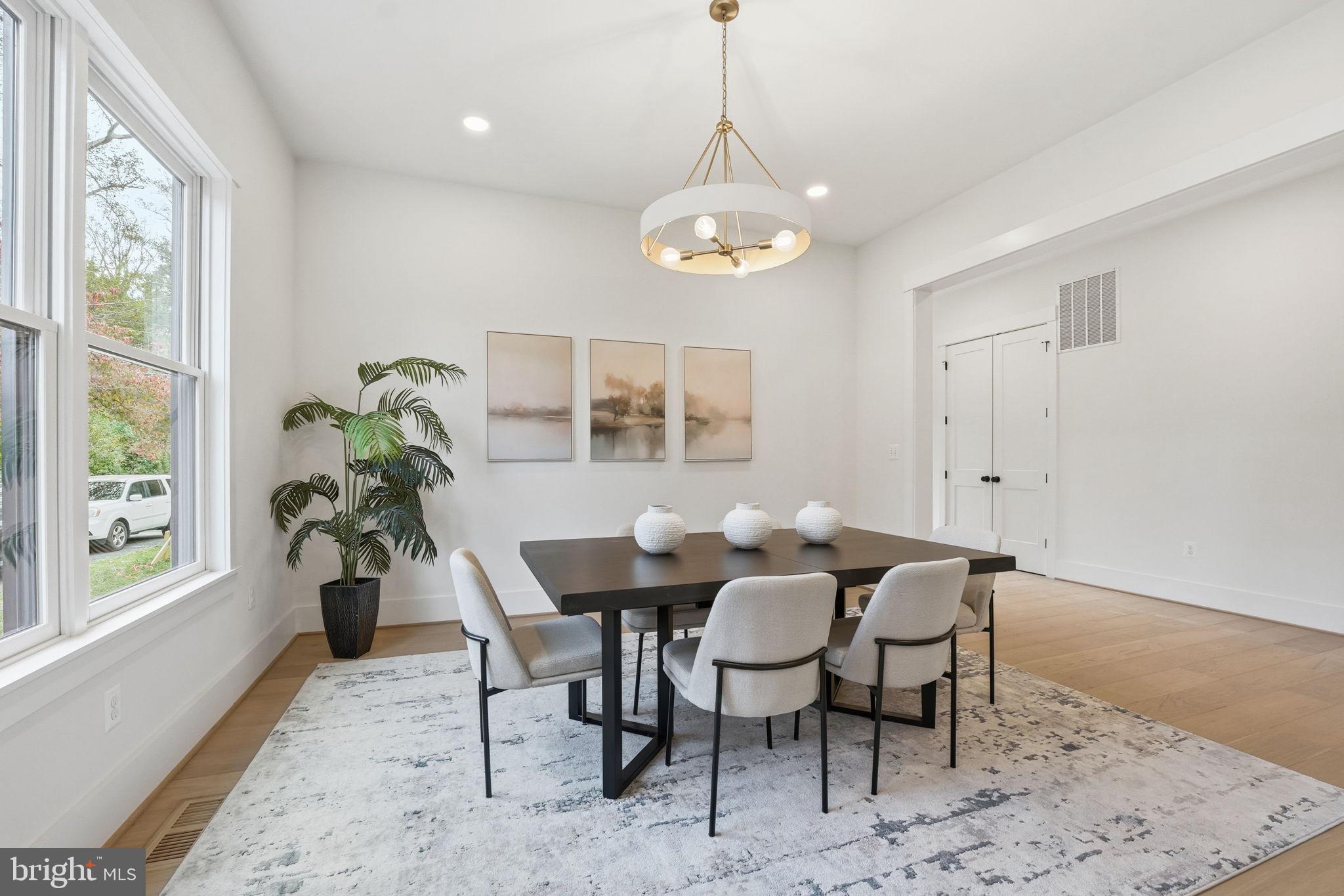 FALLS CHURCH - Residential