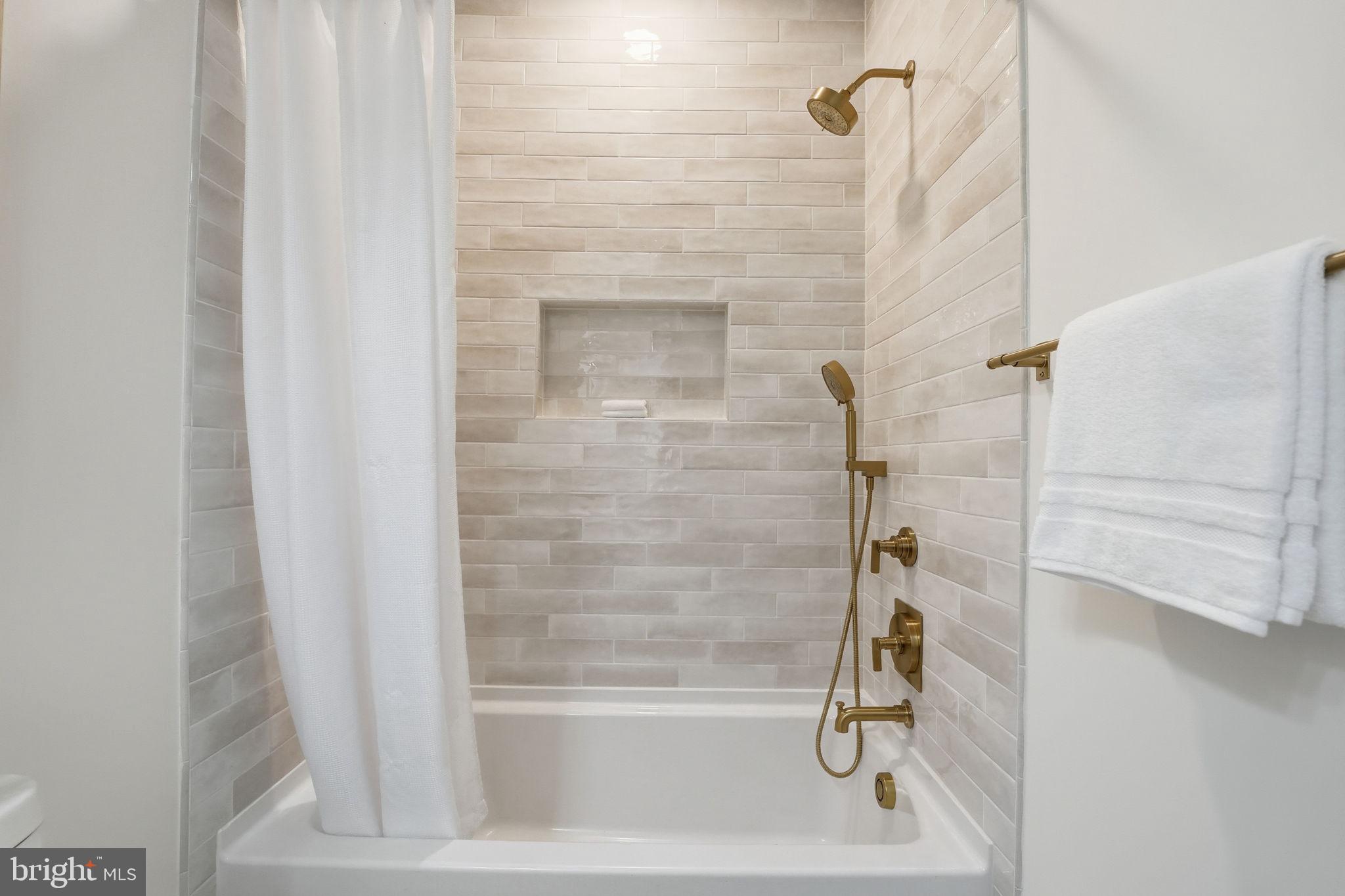 FALLS CHURCH - Residential