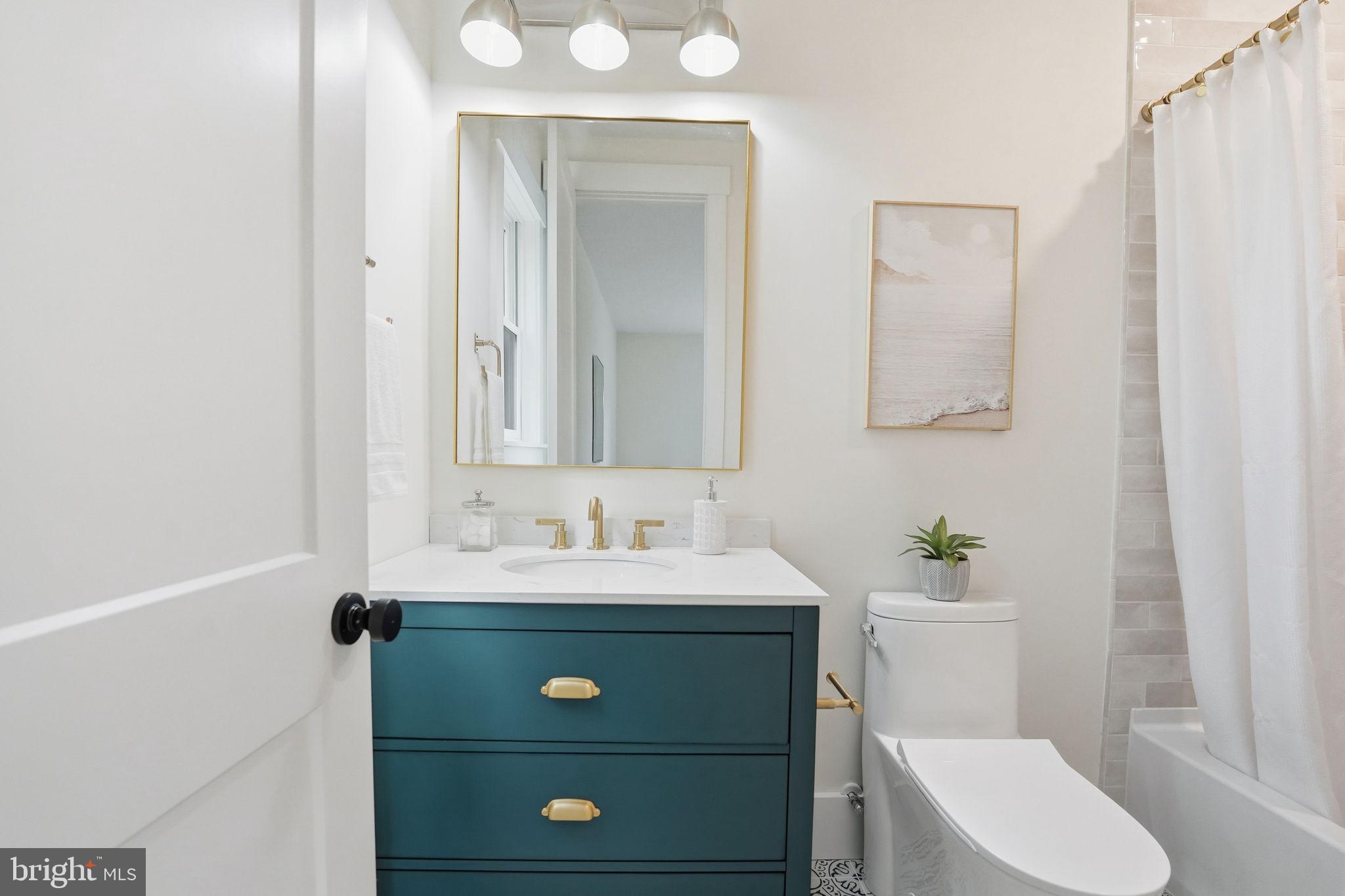 FALLS CHURCH - Residential