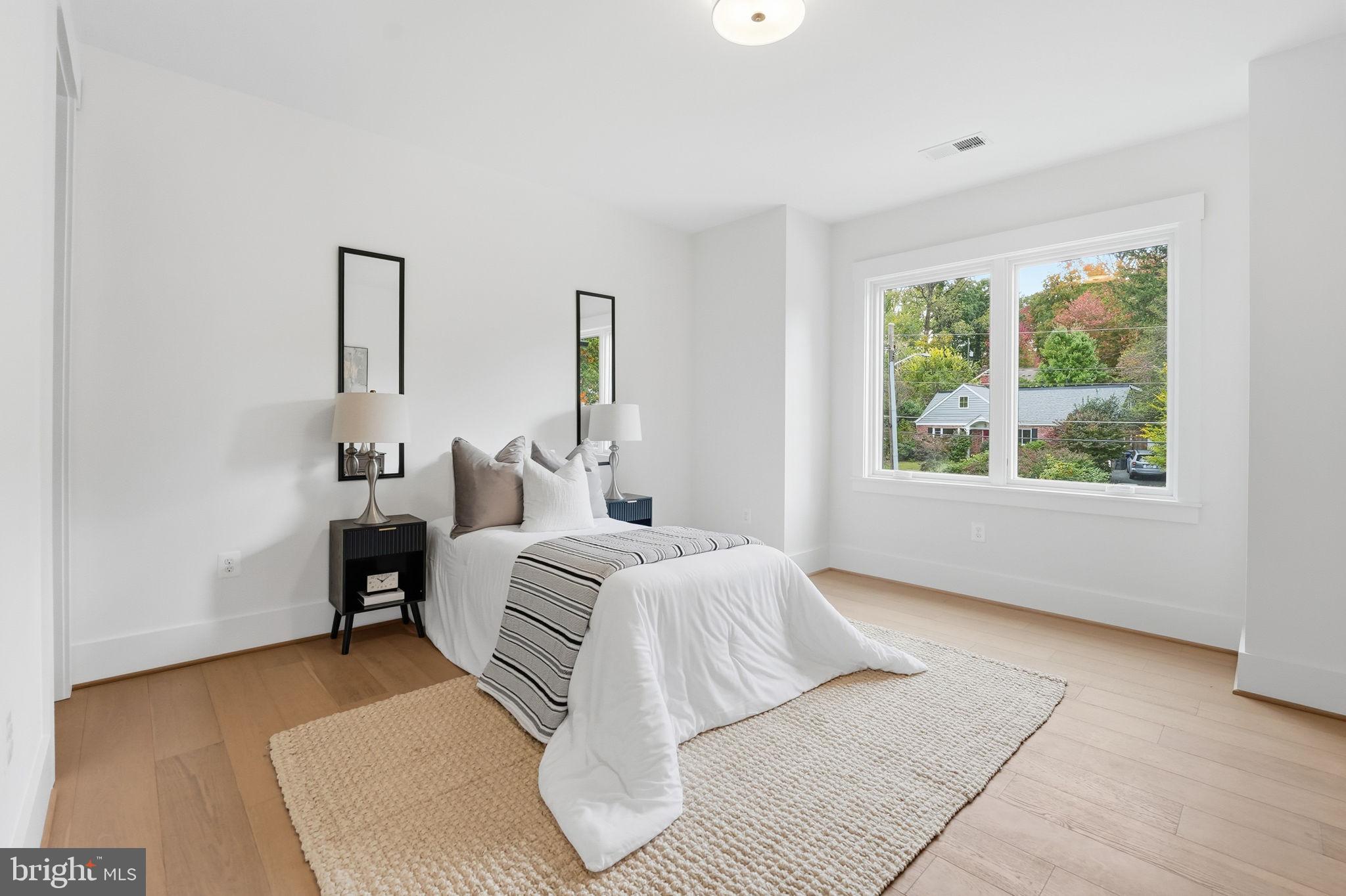 FALLS CHURCH - Residential