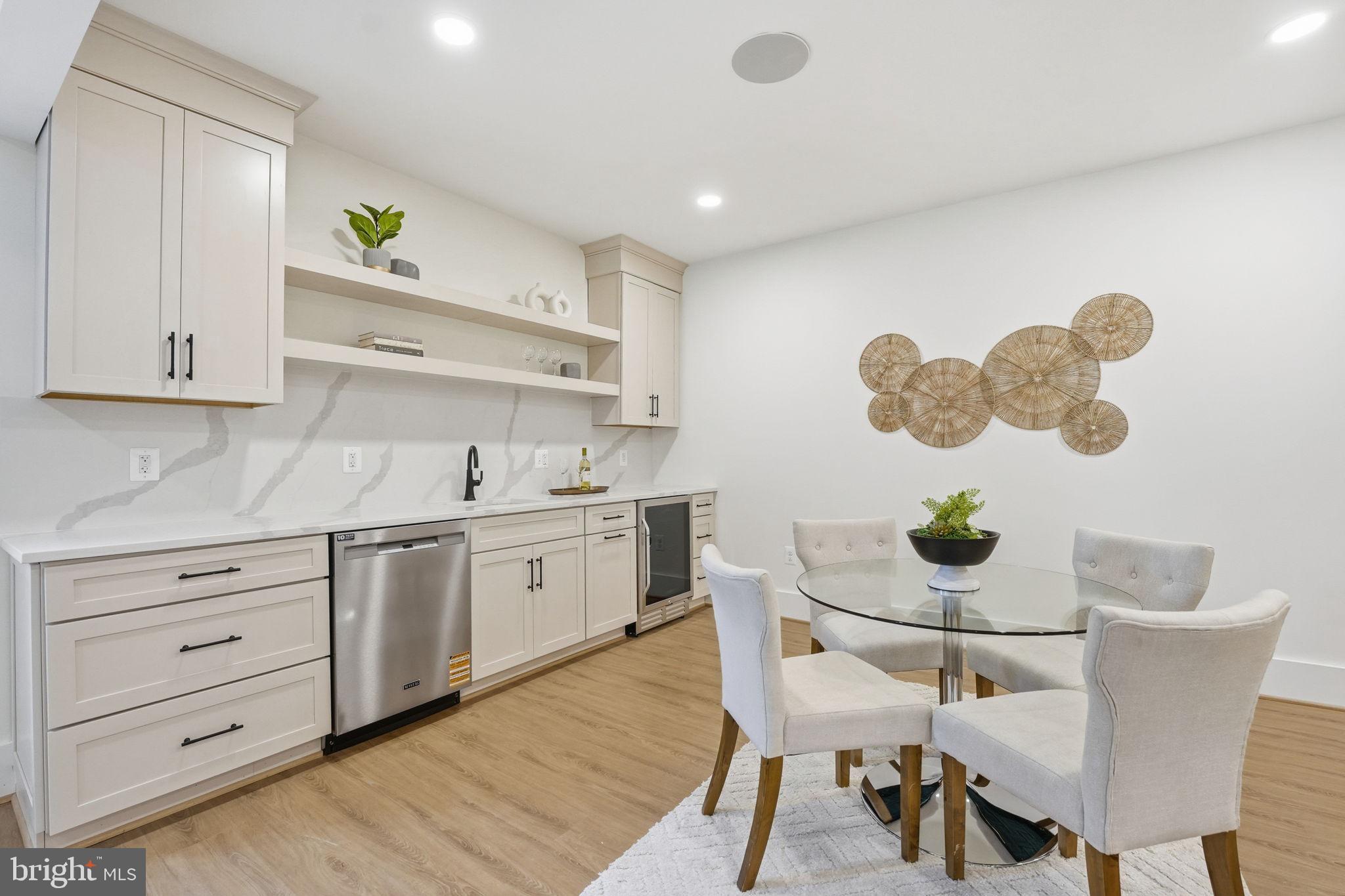 FALLS CHURCH - Residential