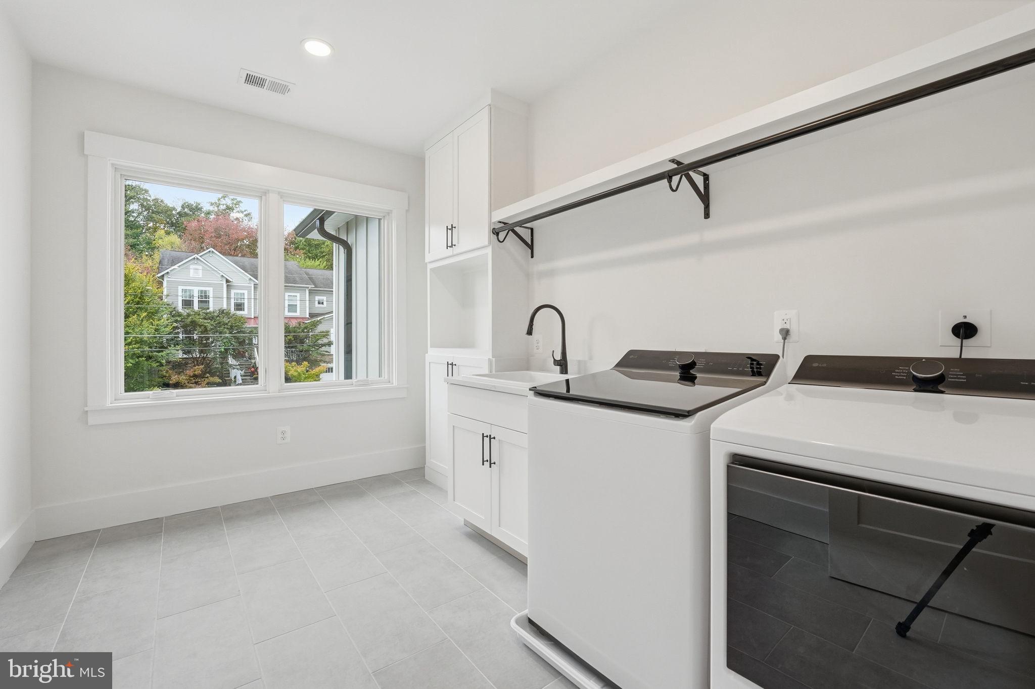 FALLS CHURCH - Residential