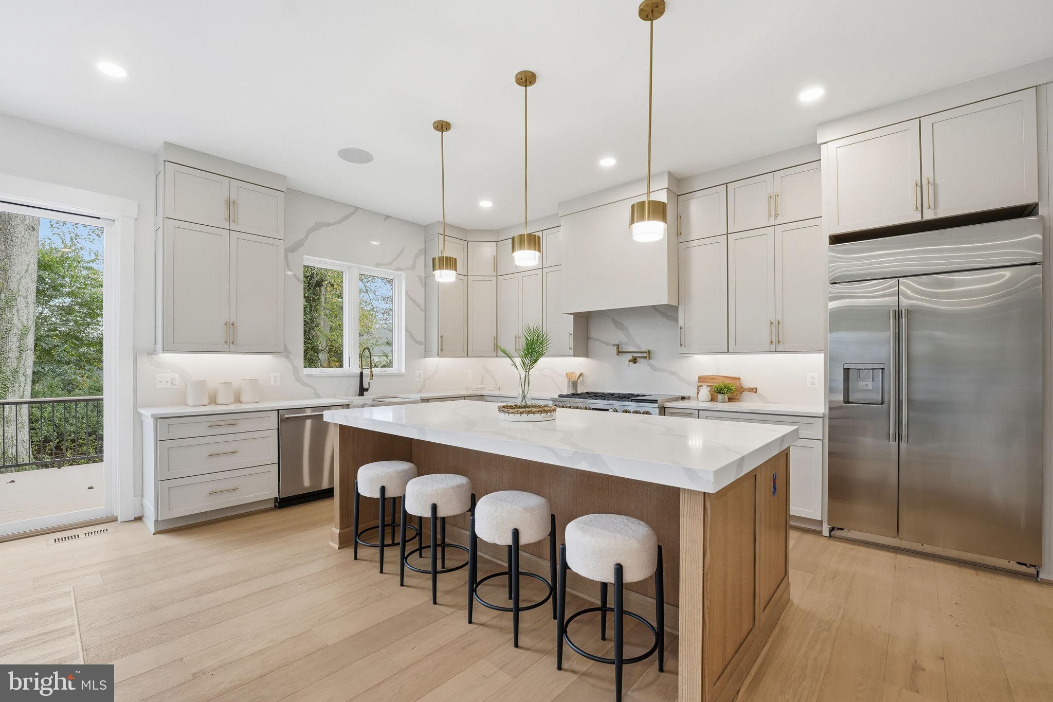 FALLS CHURCH - Residential