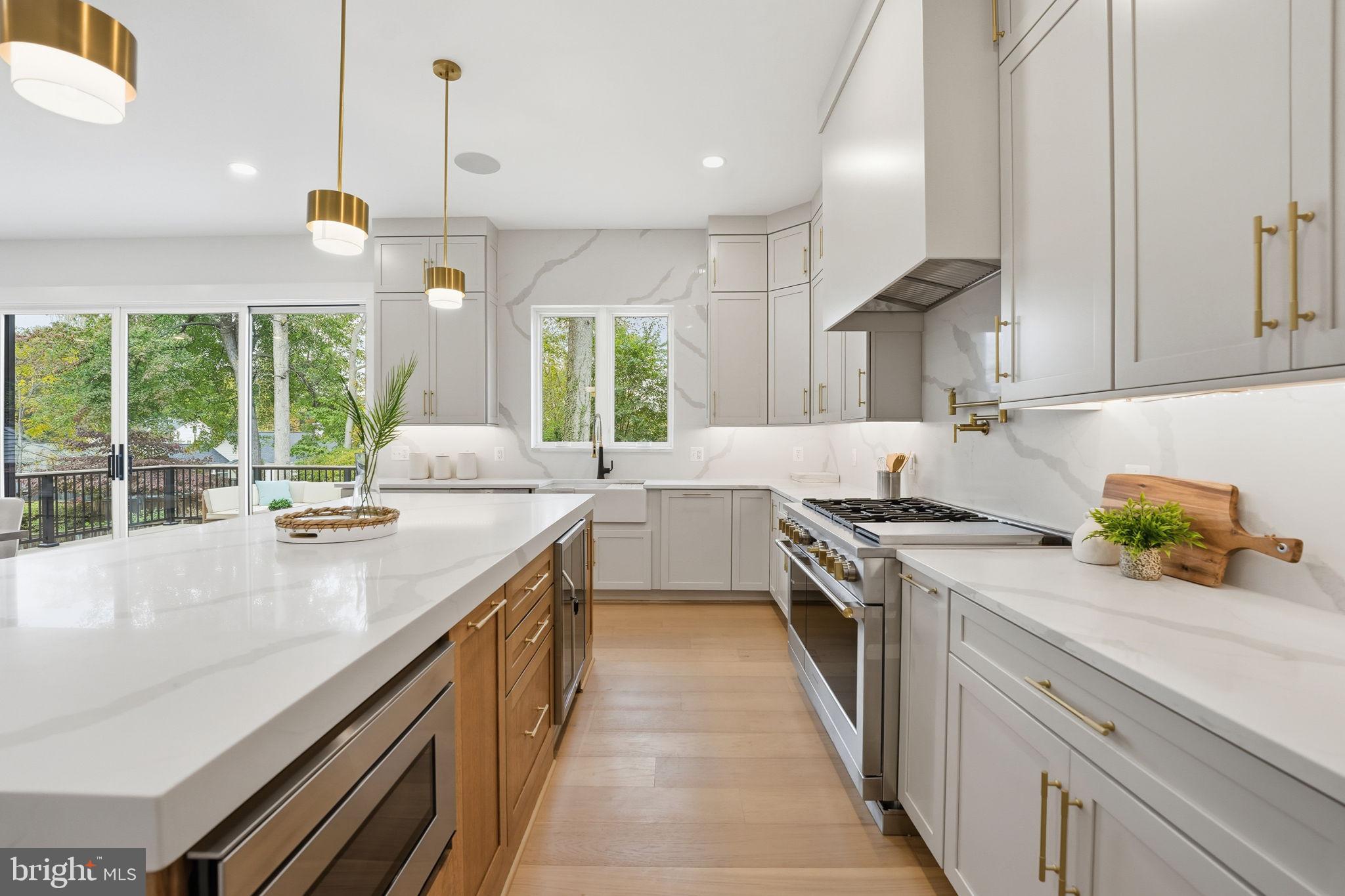 FALLS CHURCH - Residential