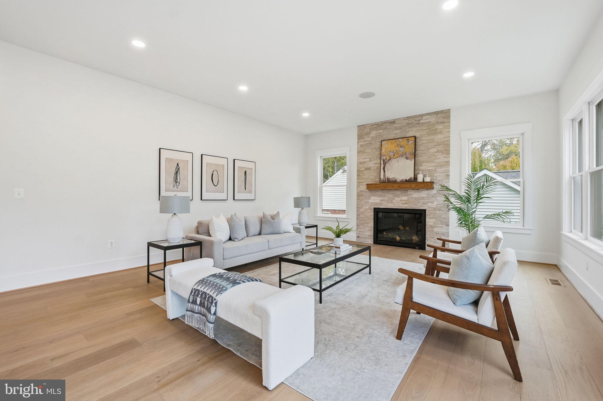 FALLS CHURCH - Residential