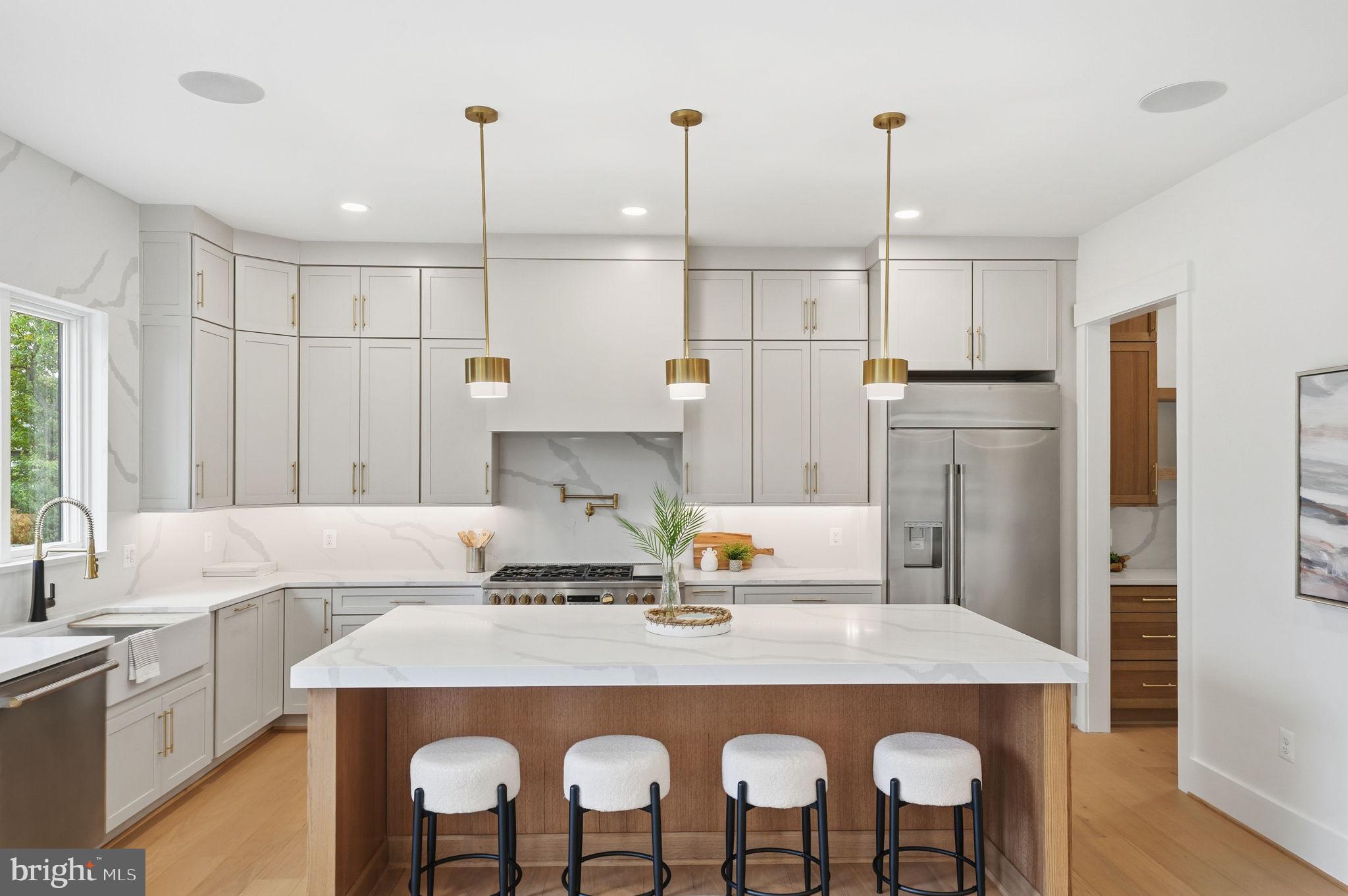 FALLS CHURCH - Residential