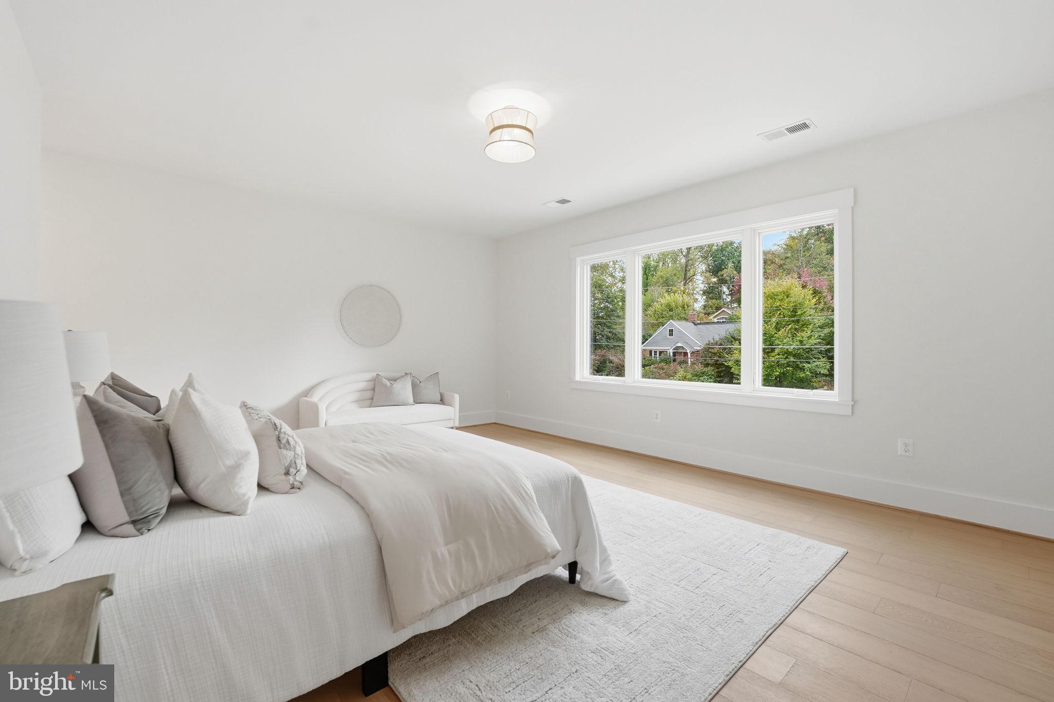 FALLS CHURCH - Residential