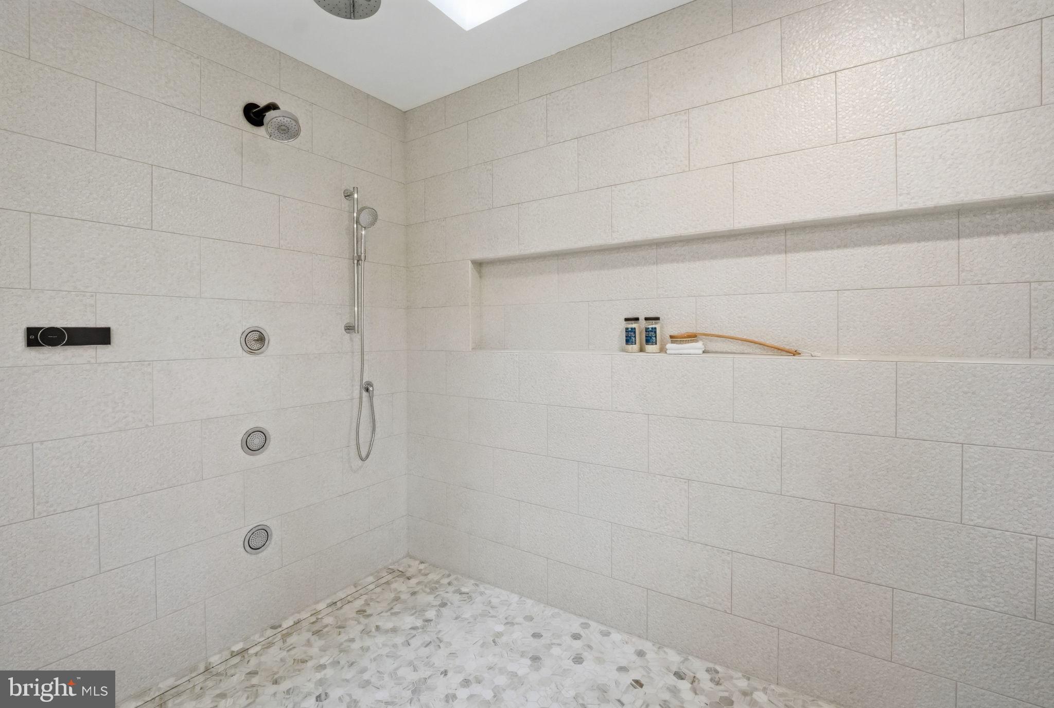 FALLS CHURCH - Residential