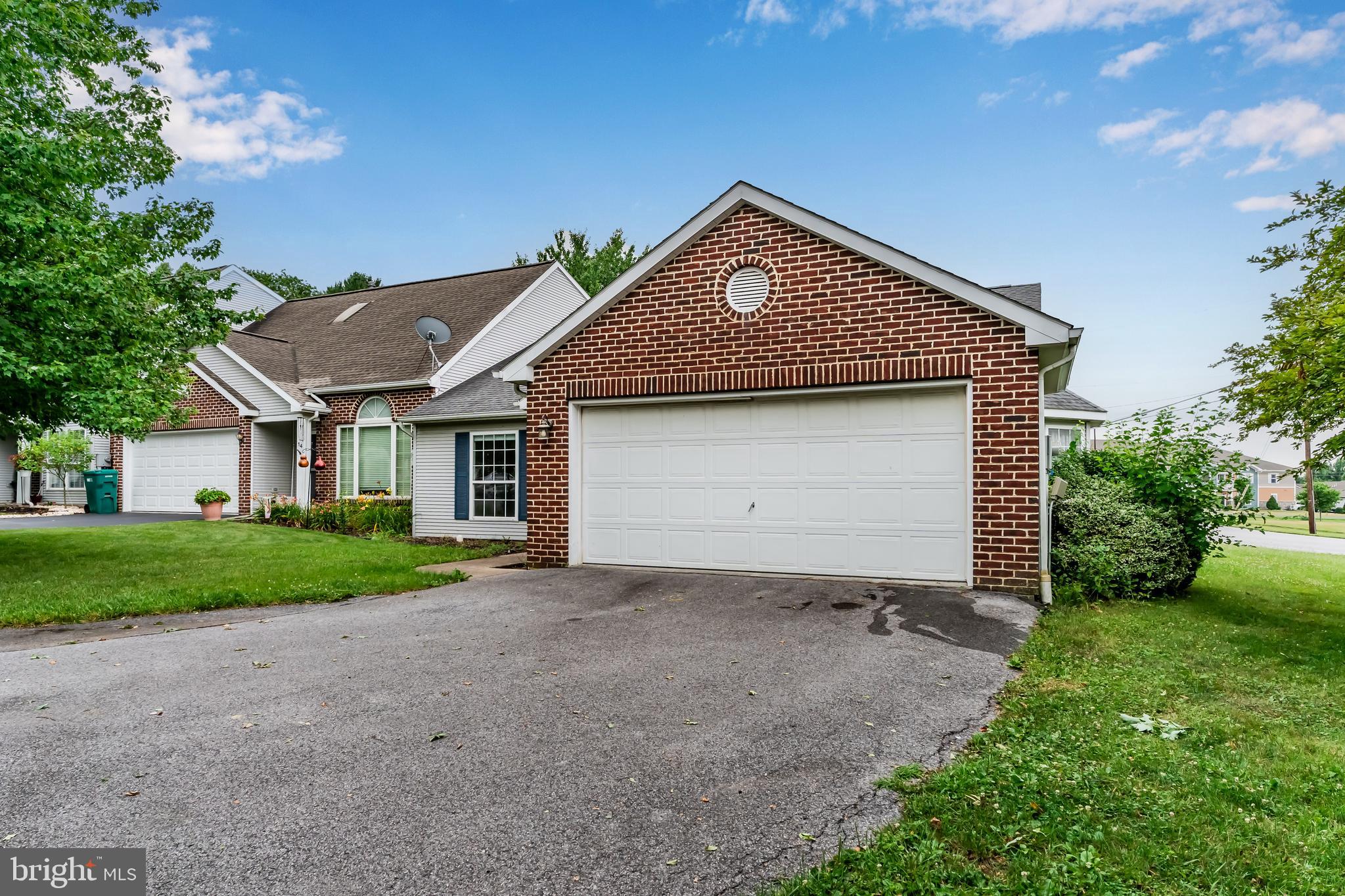 15 THORNHILL COURT