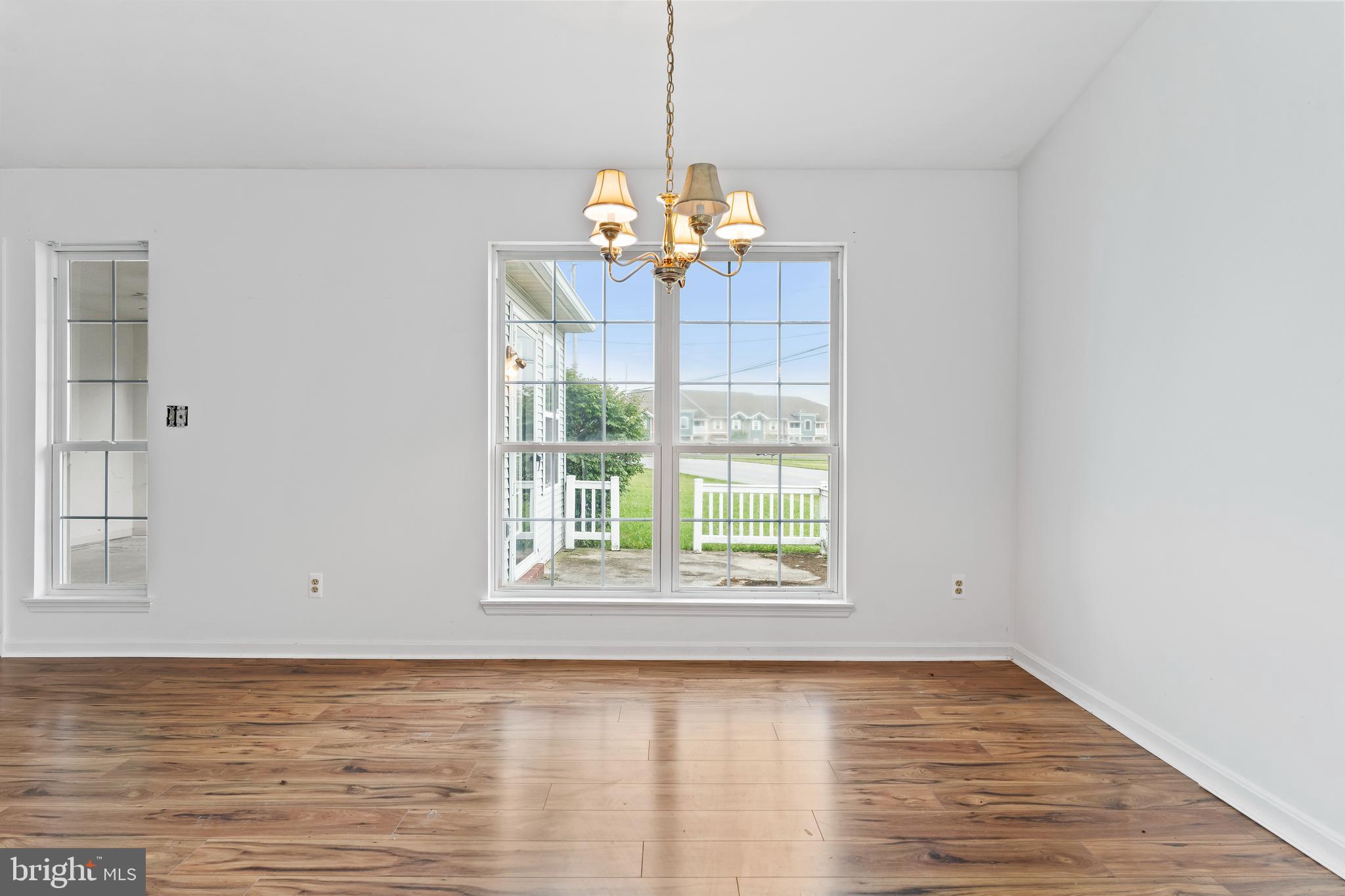 15 THORNHILL COURT