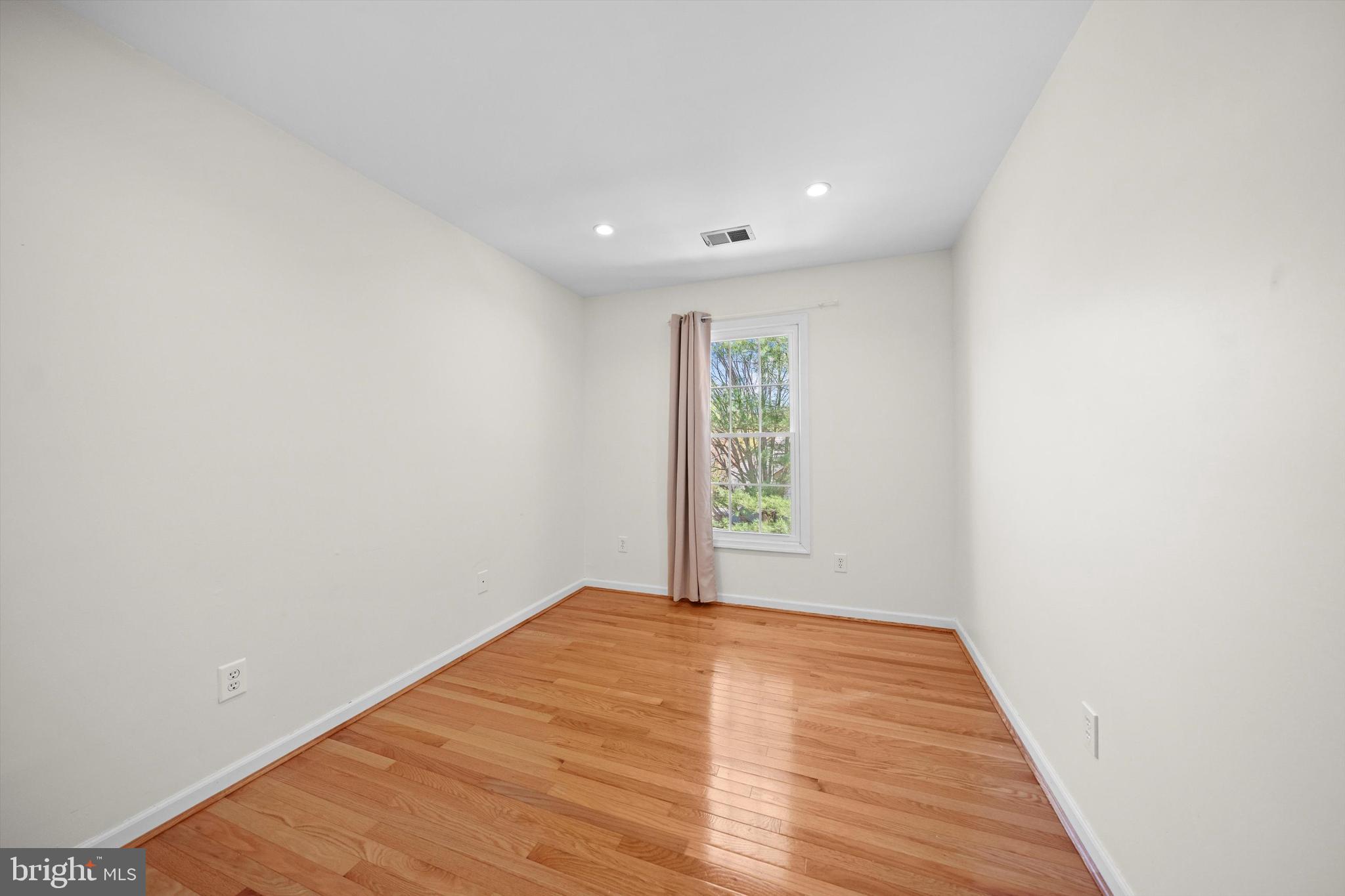 DUFIEF MILL BROOK - Residential