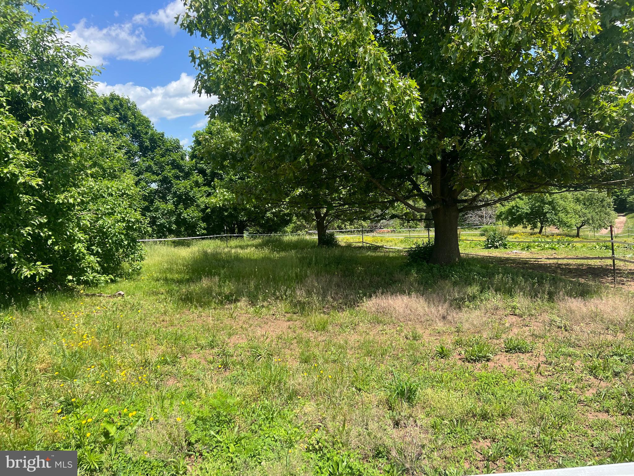 HICKORY CORNER - Residential