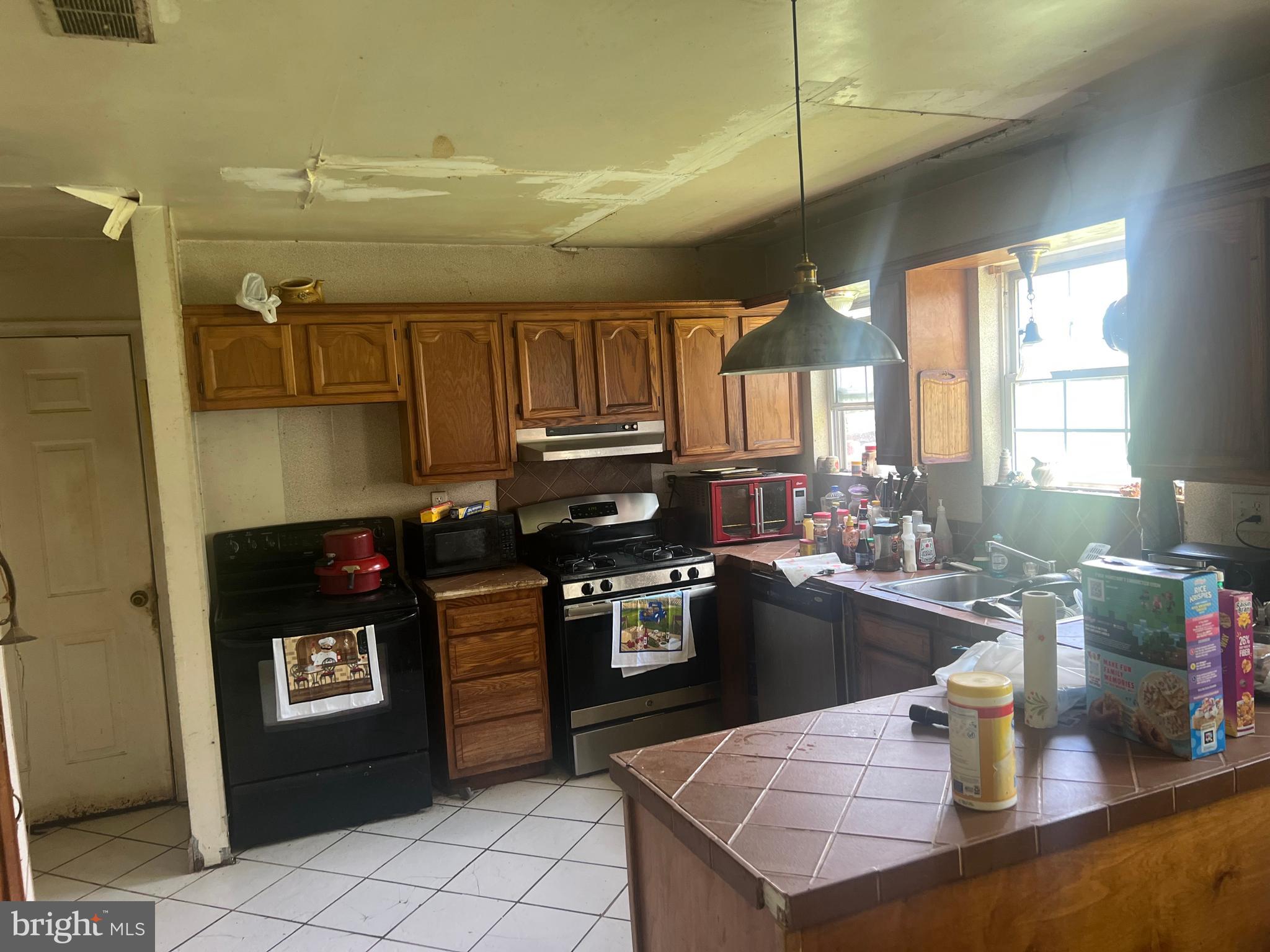 HICKORY CORNER - Residential