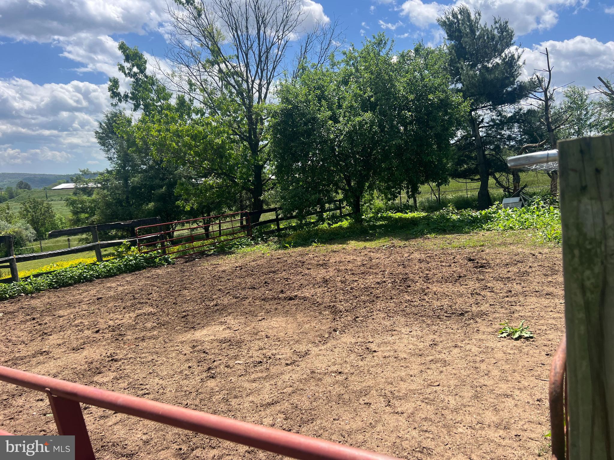 HICKORY CORNER - Residential