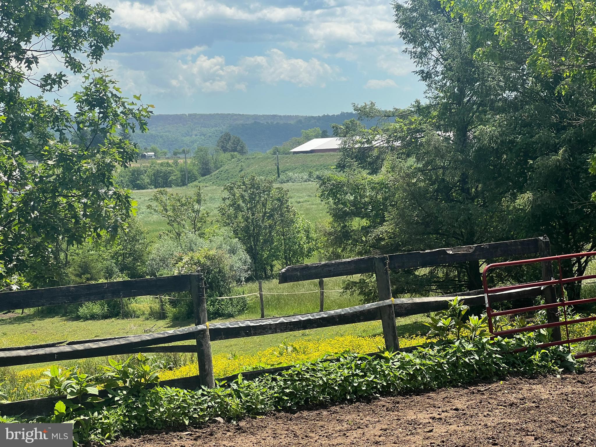 HICKORY CORNER - Residential