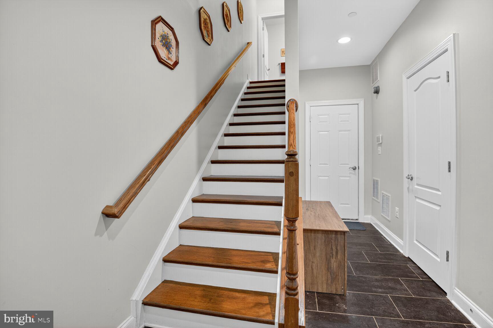 7902 YELLOWSTONE WAY